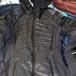 VGUC lululemon Puffer/Run Jacket. Black. Size 4